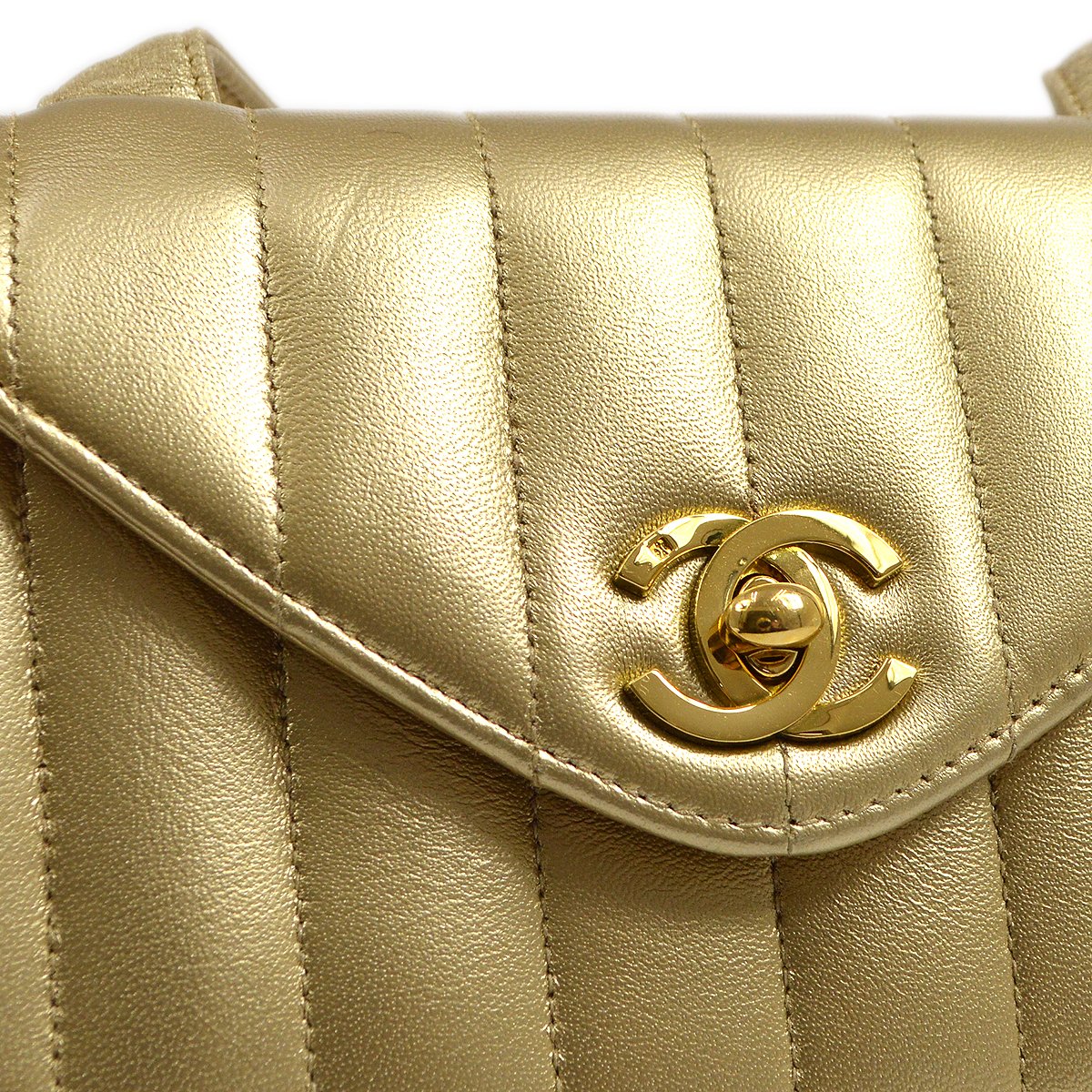 CHANEL 1994-1996 Gold Lambskin Vertical Shoulder Bag AK38097c
