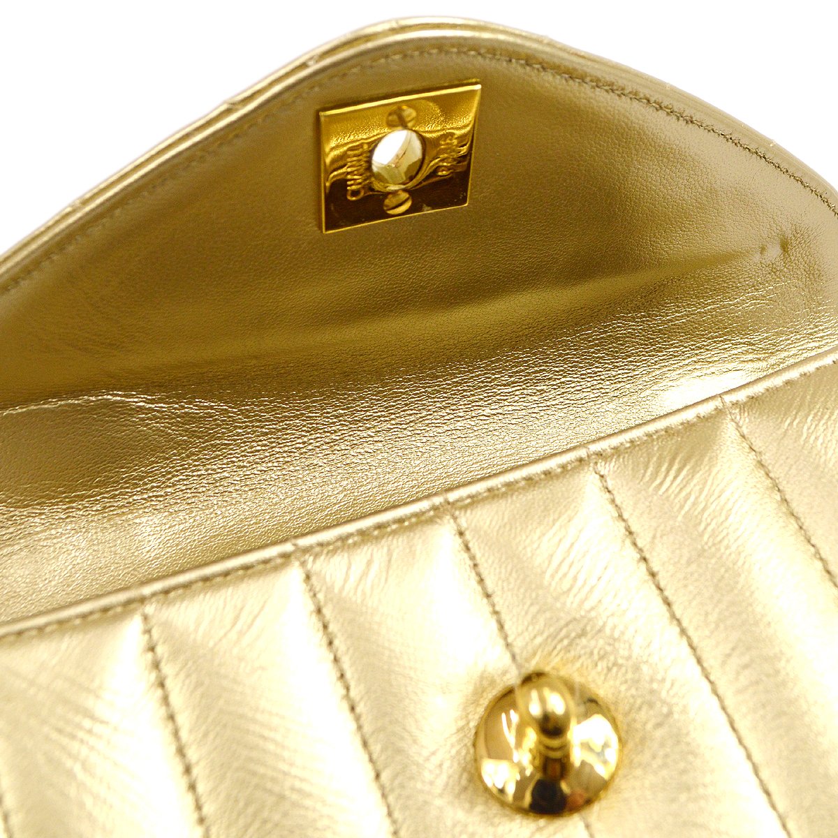 CHANEL 1994-1996 Gold Lambskin Vertical Shoulder Bag AK38097c