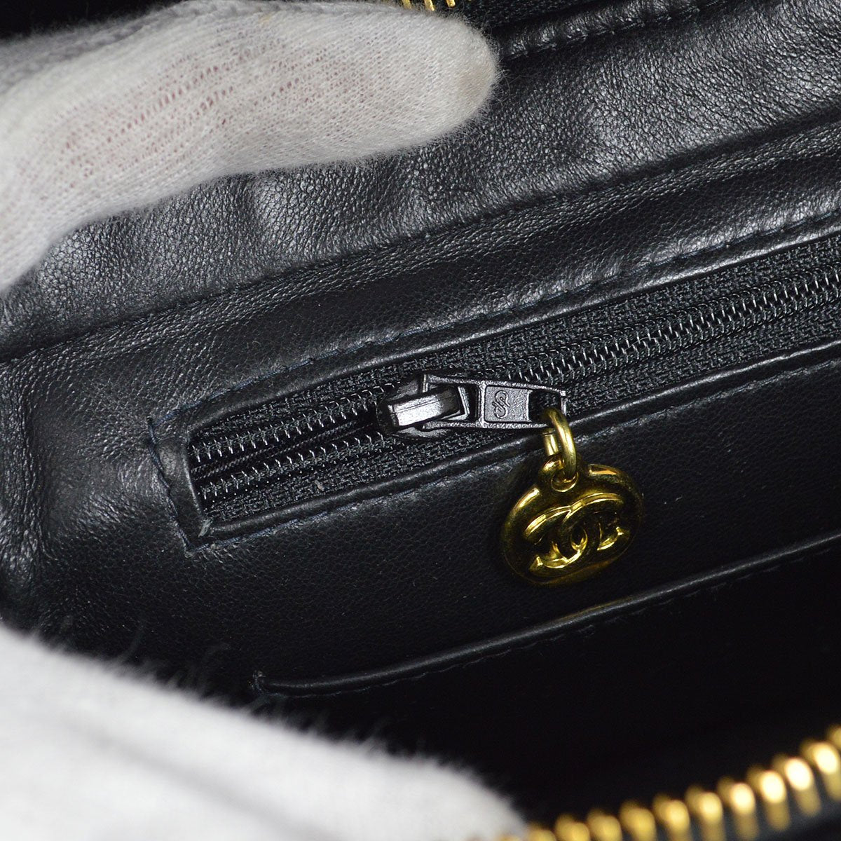 CHANEL 1994-1996 Medium Classic Flap Backpack 04294