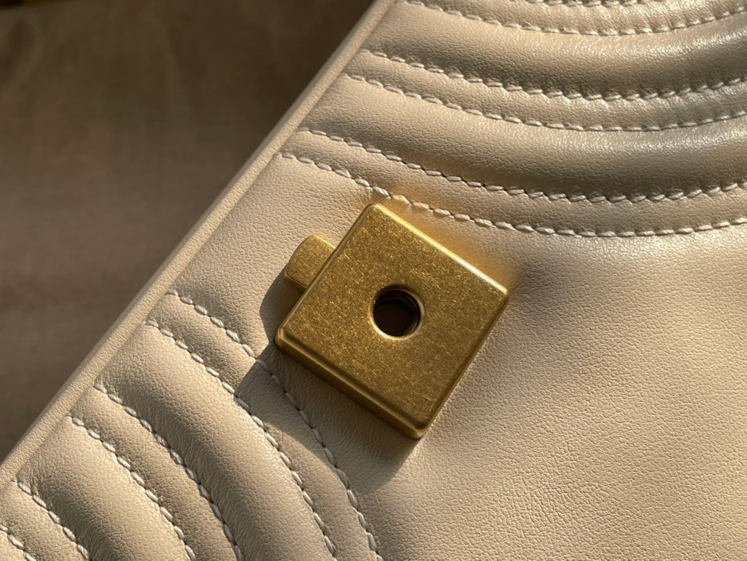 GG MARMONT MATELASSÉ SMALL 22 BAG WHITE CALFSKIN Amelia