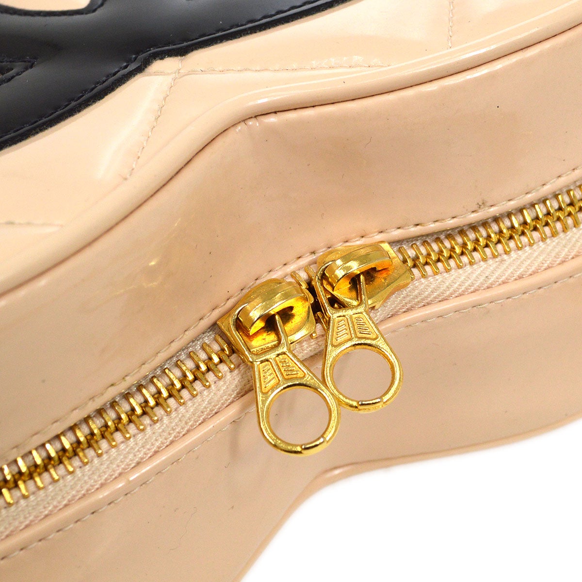 CHANEL Heart Vanity Handbag 21686