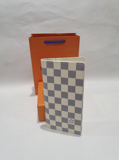 Louis Vuitton Wallet / Card Holder unisex