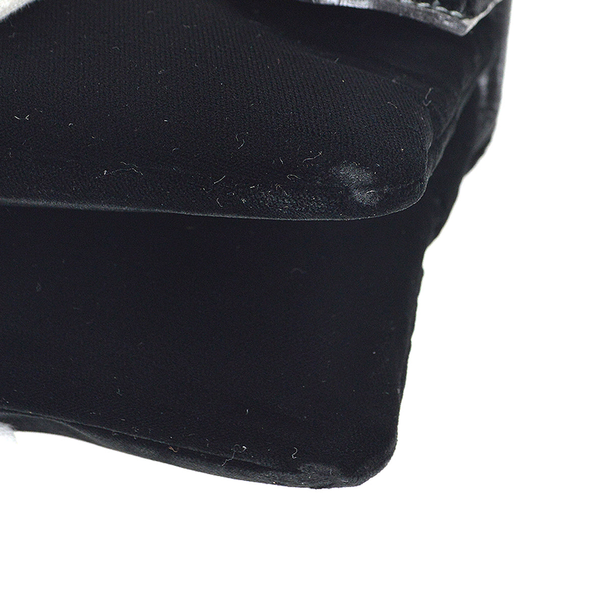 CHANEL 2005-2006 Icon Handbag S09301b