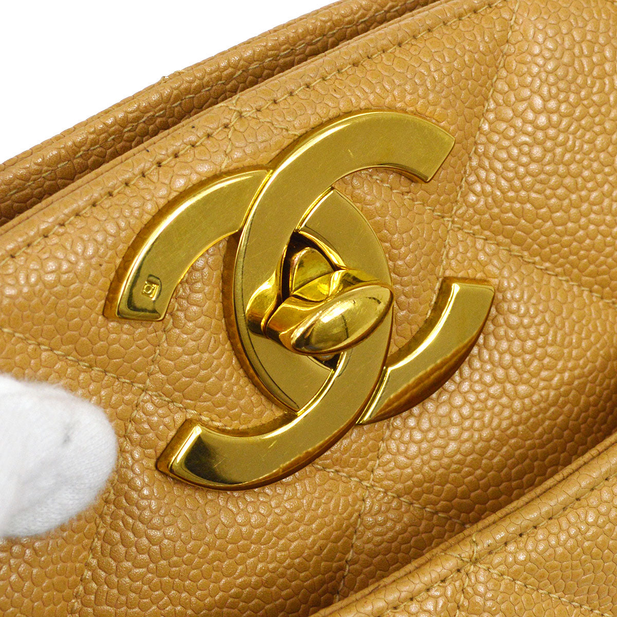 CHANEL 1994-1996 Beige Caviar Chain Tote Bag 44115