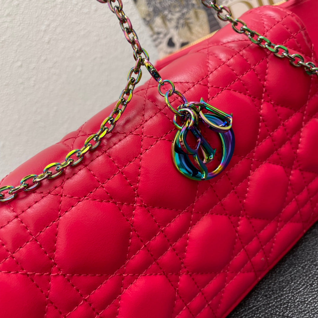 CARO SLIM POUCH 21 BAG IN CHERRY RED CALFSKIN Amelia