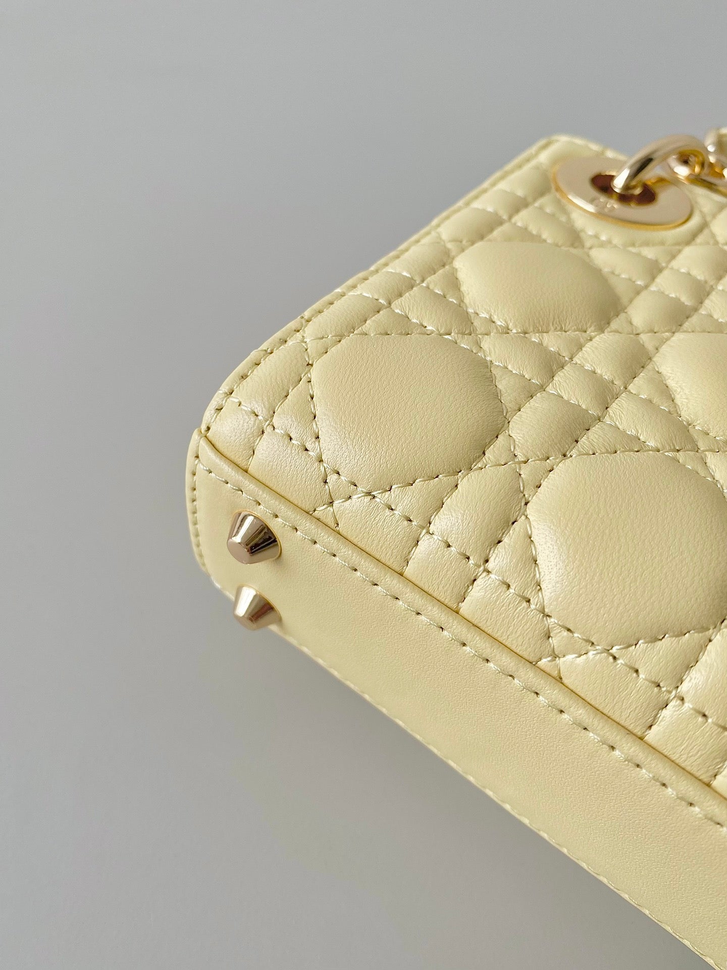 MICRO LADY 12 BAG IN LIGHT YELLOW LAMBSKIN Amelia