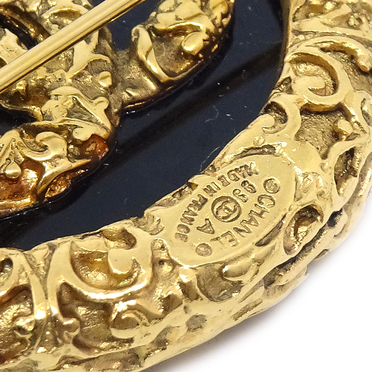 CHANEL 1993 Brooch Pin Gold Black 64502
