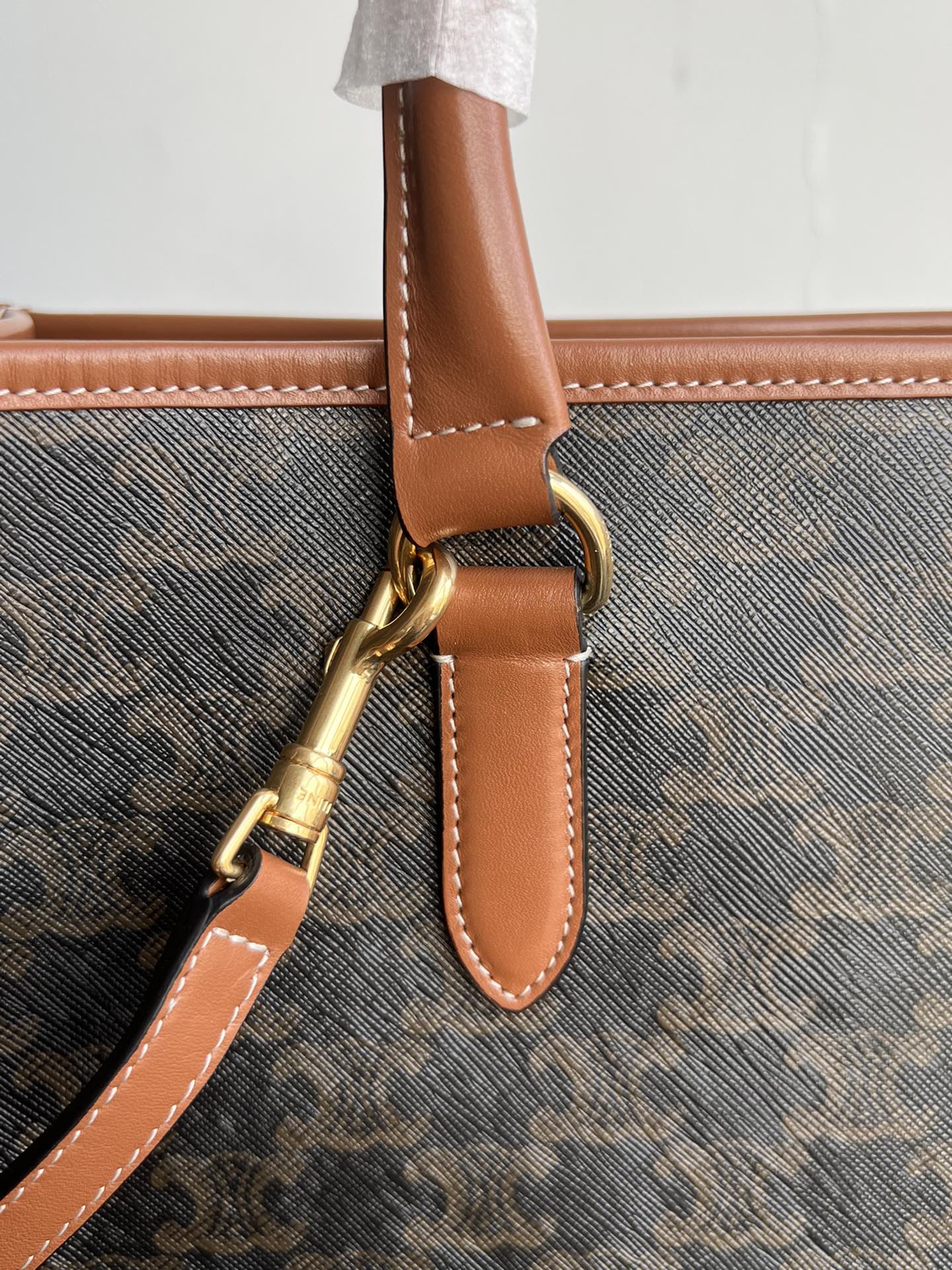 TRIOMPHE CABAS 35 BLACK CALFSKIN TOTE Amelia