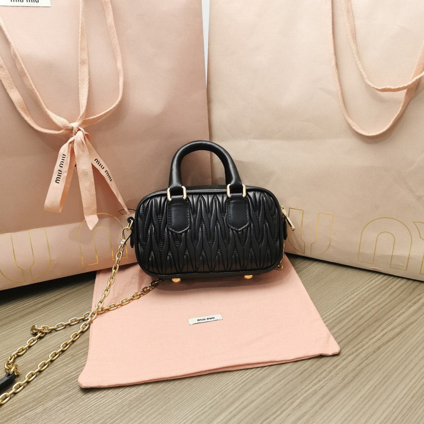 TOO PRETTY 17 HANDBAG BLACK LAMBSKIN Amelia