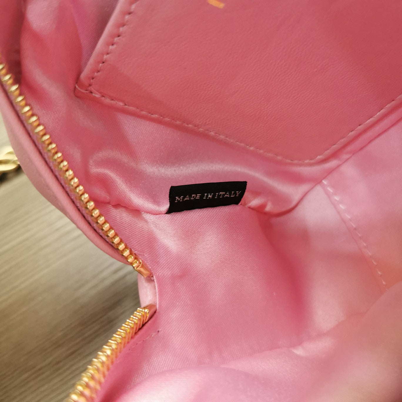TOO PRETTY 17 HANDBAG IN HOT PINK LAMBSKIN Amelia