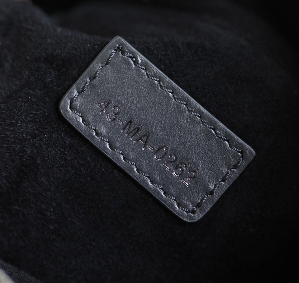 MINI CARO BAG 25 IN BLACK LAMBSKIN Amelia