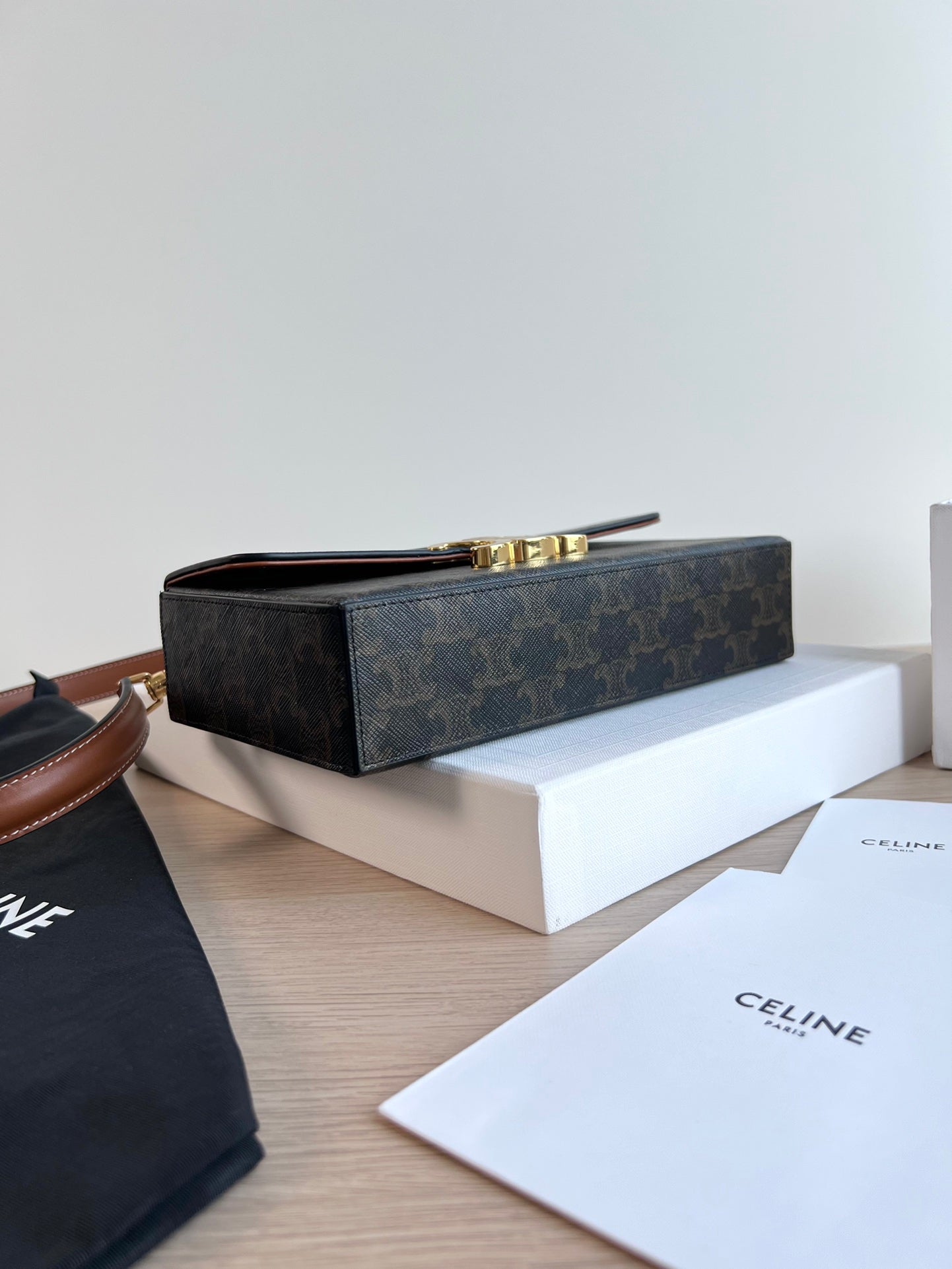 BOX TRIPHOME 22 BLACK PATTERN CALFSKIN BAG Amelia