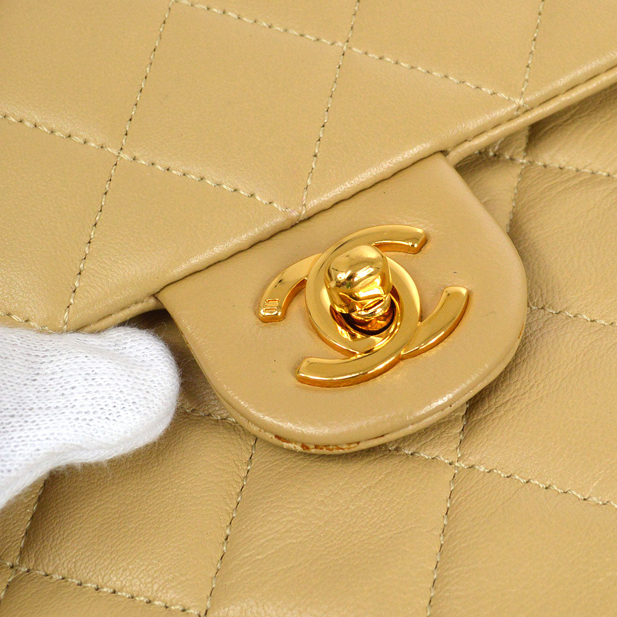 CHANEL? 1989-1991 Classic Square Flap Beige Lambskin 95971