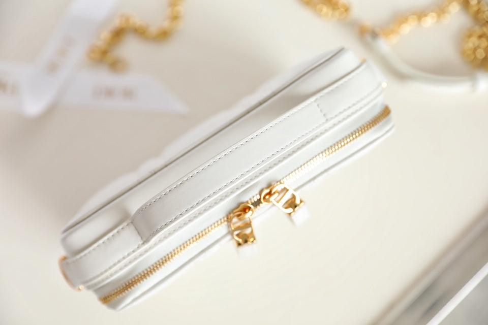 CARO BOX BAG 19 IN WHITE CALFSKIN Amelia