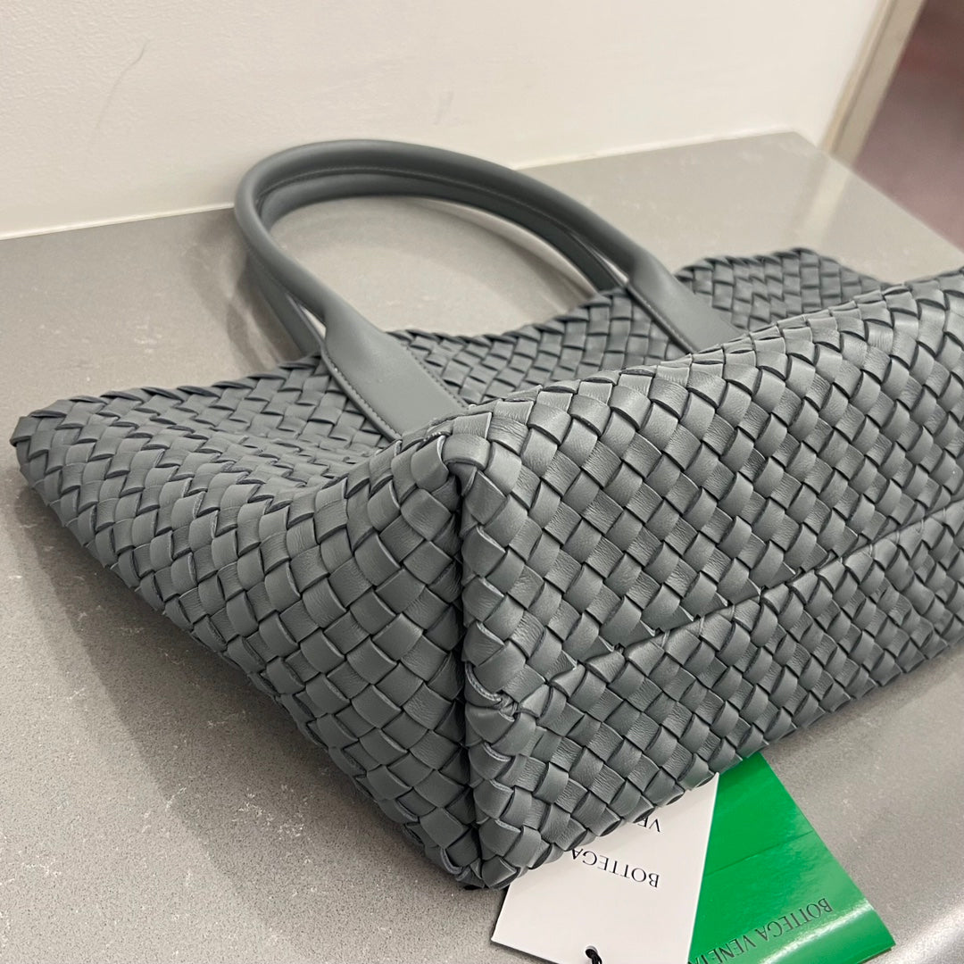 SMALL CABAT 32 IN SMOKE GRAY LAMBSKIN Amelia Amelia