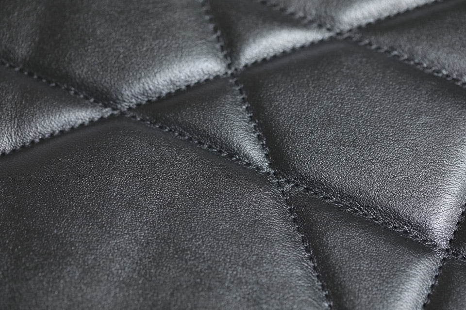 MEDIUM TOTE BOOK 26 BAG IN BLACK CALFSKIN Amelia