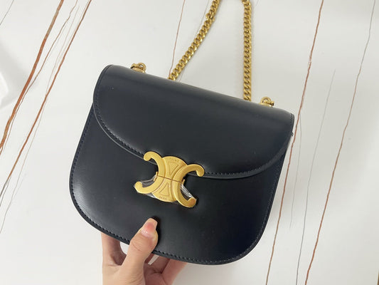 TRIPHOME 19 SADDLE BAG BLACK CALFSKIN Amelia Amelia
