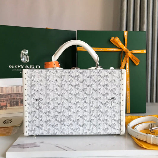 GRAND HÔTEL TRUNK BAG 24 IN WHITE GOYARDINE CANVAS AND CALFSKIN Amelia Amelia
