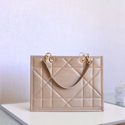 MEDIUM TOTE BOOK 26 BAG IN BEIGE CREAM CALFSKIN Amelia