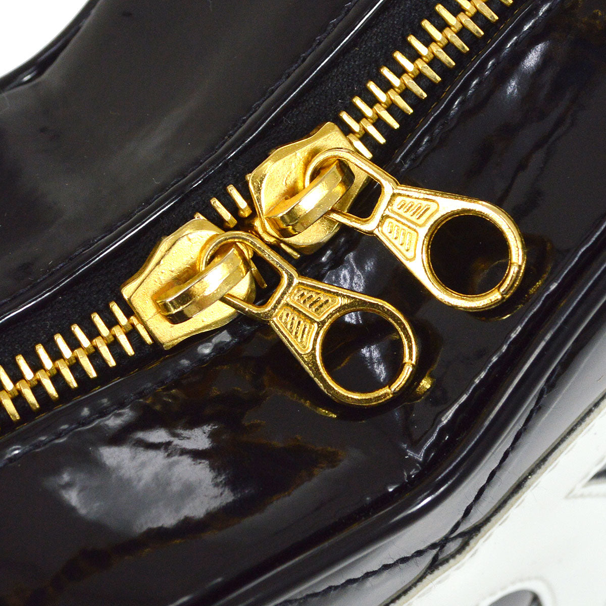 CHANEL 1995 Heart Vanity Handbag Black Patent Leather 54424