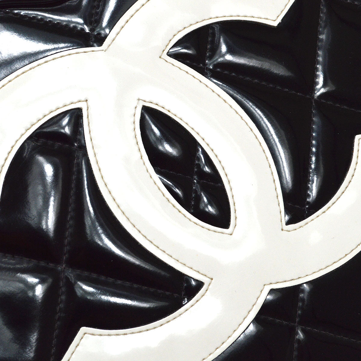 CHANEL 1995 Heart Vanity Handbag Black Patent Leather 85968