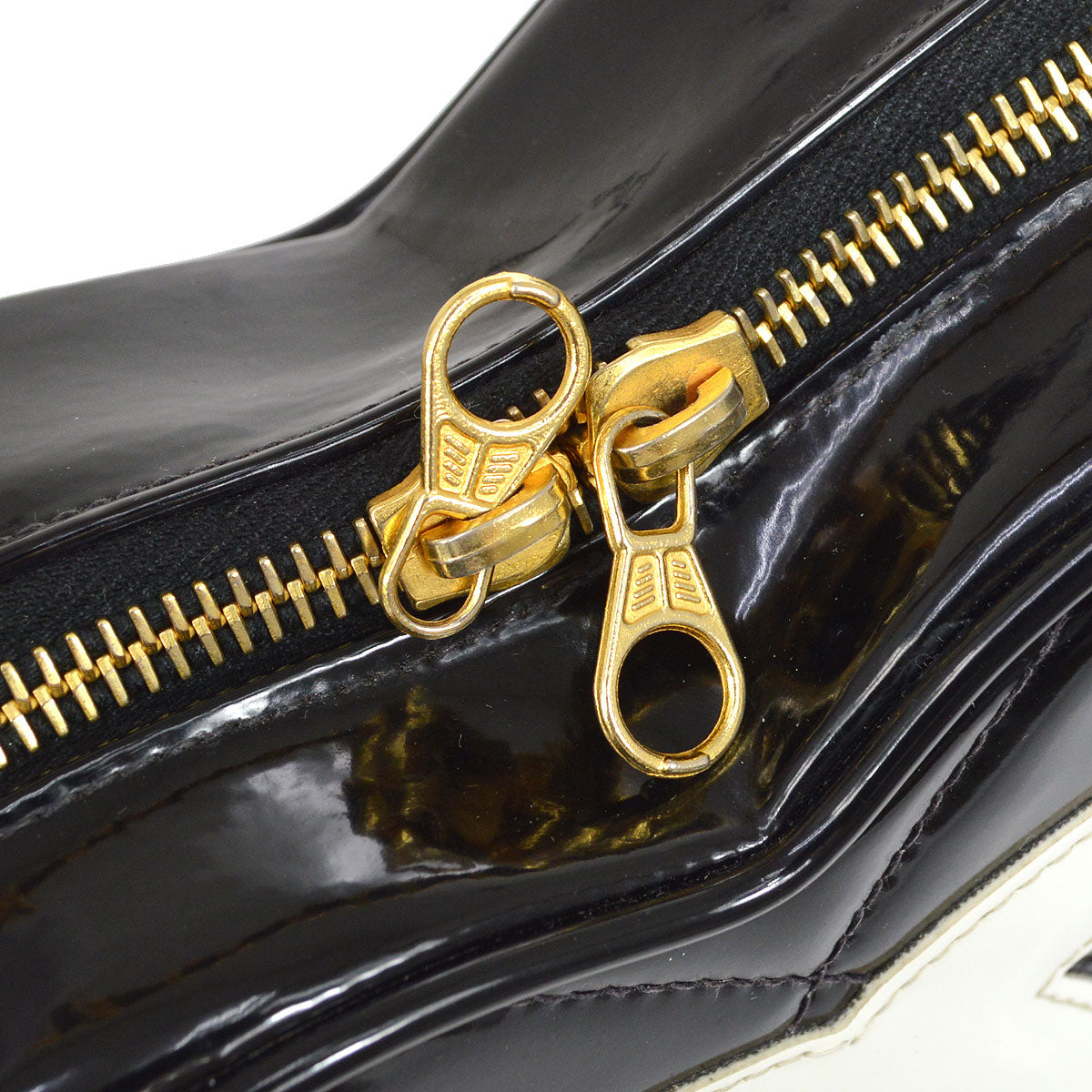 CHANEL 1995 Heart Vanity Handbag Black Patent Leather 85968