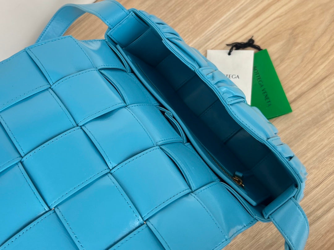 CASSETTE 28 IN SKY BLUE SOFT LAMBSKIN Amelia Amelia