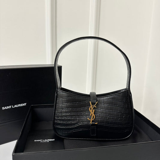 MINI 19 BLACK CALFSKIN HOBO Amelia Amelia