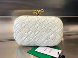 KNOT 19 IN WHITE LAMBSKIN Amelia Amelia