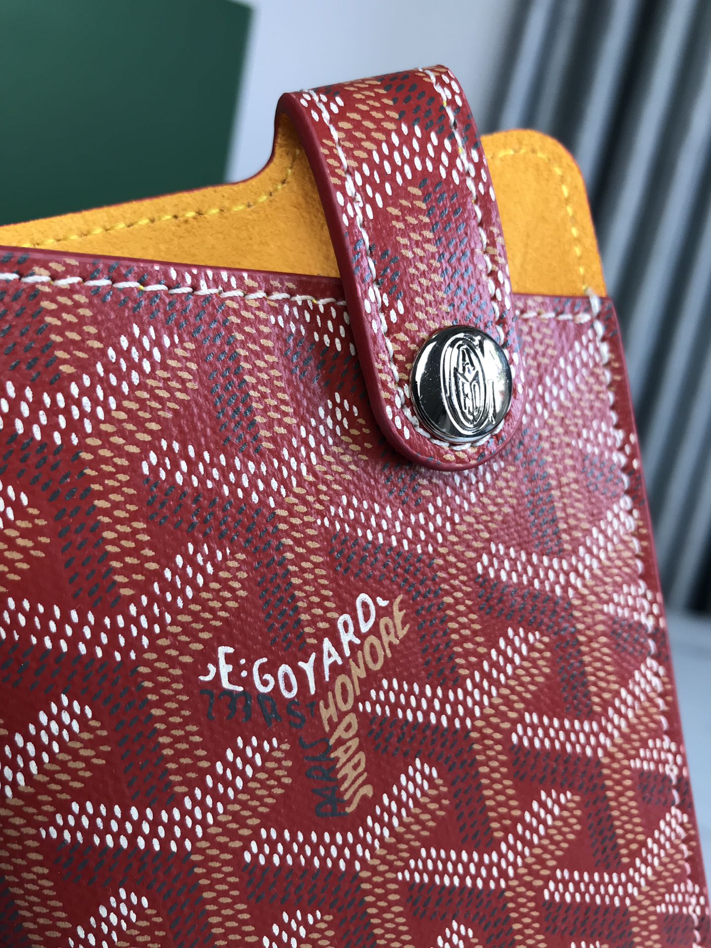 MONTMARTRE GM CASE 18 IN CLASSIC RED GOYARDINE CANVAS Amelia