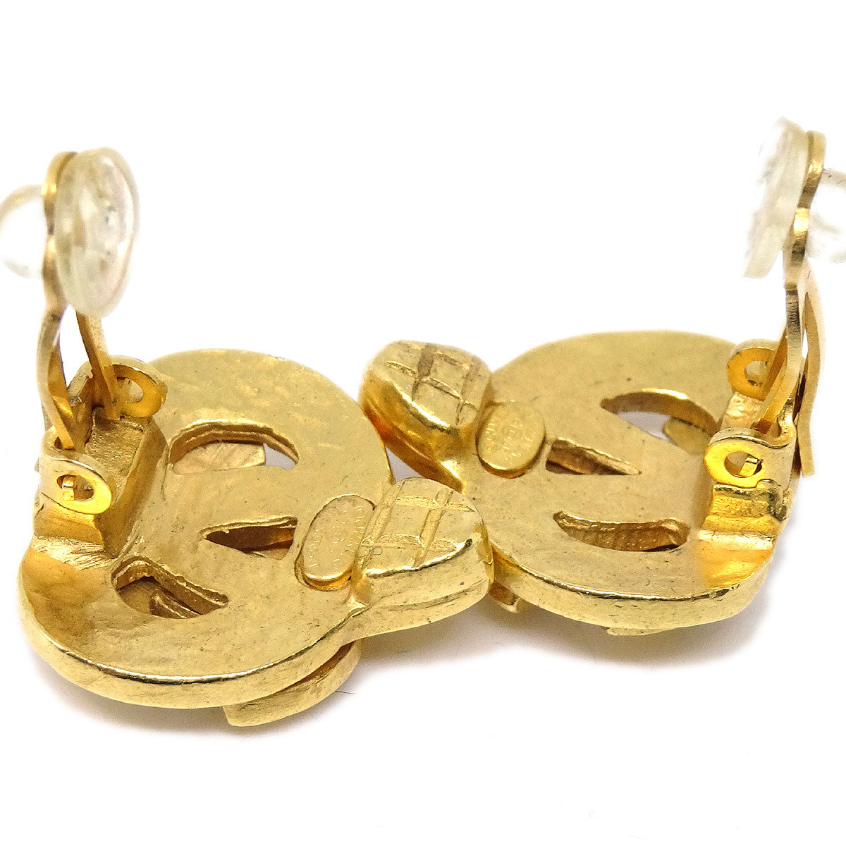 CHANEL 1997 Heart Earrings Gold Medium 46359