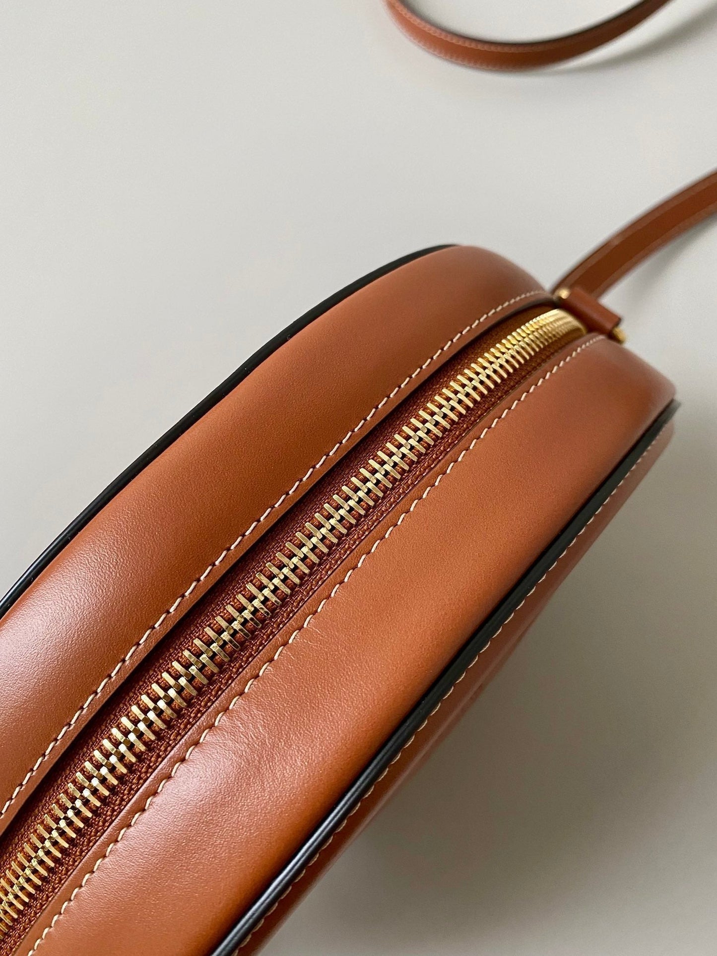 SMOOTH CALFSKIN 20 OVAL CINNAMON BROWN BAG Amelia Amelia
