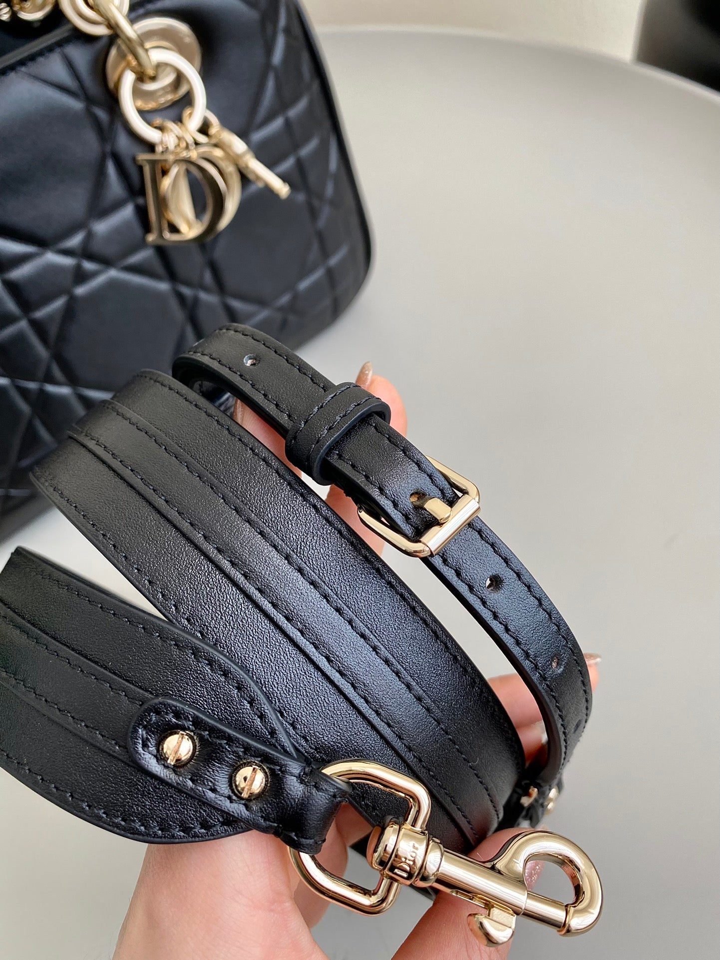 LADY 25 HANDBAG IN BLACK CALFSKIN Amelia