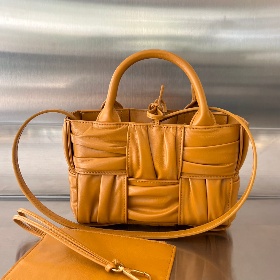 CANDY ARCO TOTE 20 IN RAW SIENNA SOFT LAMBSKIN Amelia