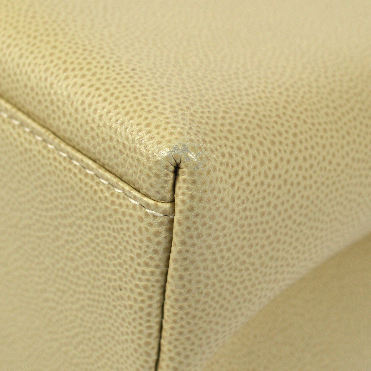 CHANEL 1998 Handbag Ivory Caviar 48716