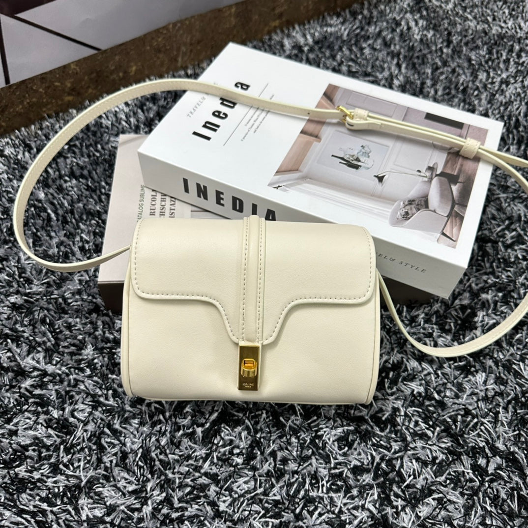 CLASSIC MINI 18 WHITE CALFSKIN Amelia Amelia
