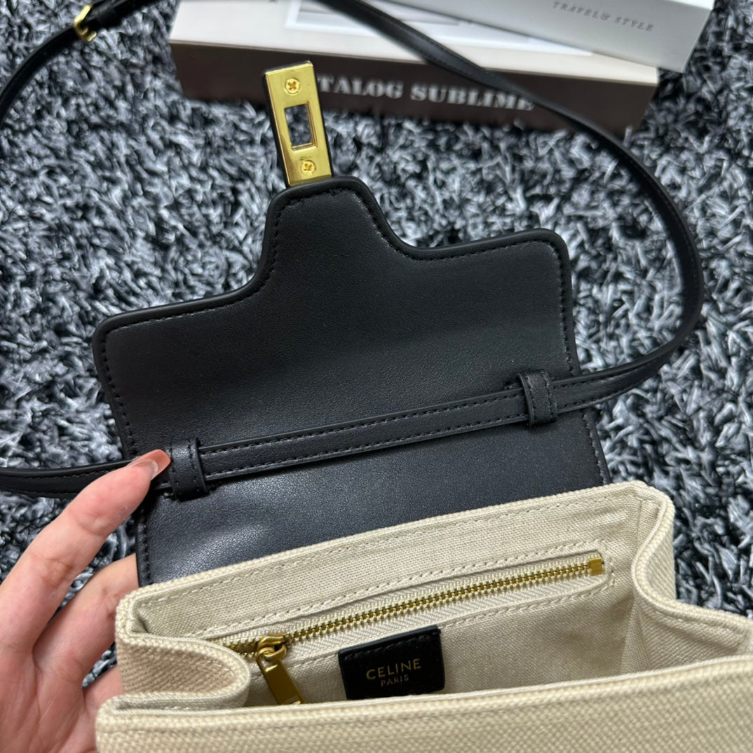 CLASSIC MINI 18 WHITE BLACK CALFSKIN Amelia