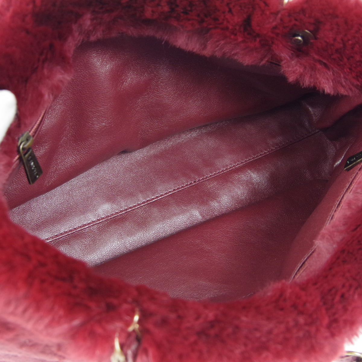 CHANEL 2000-2001 Chain Tote Bordeaux Fur 66394