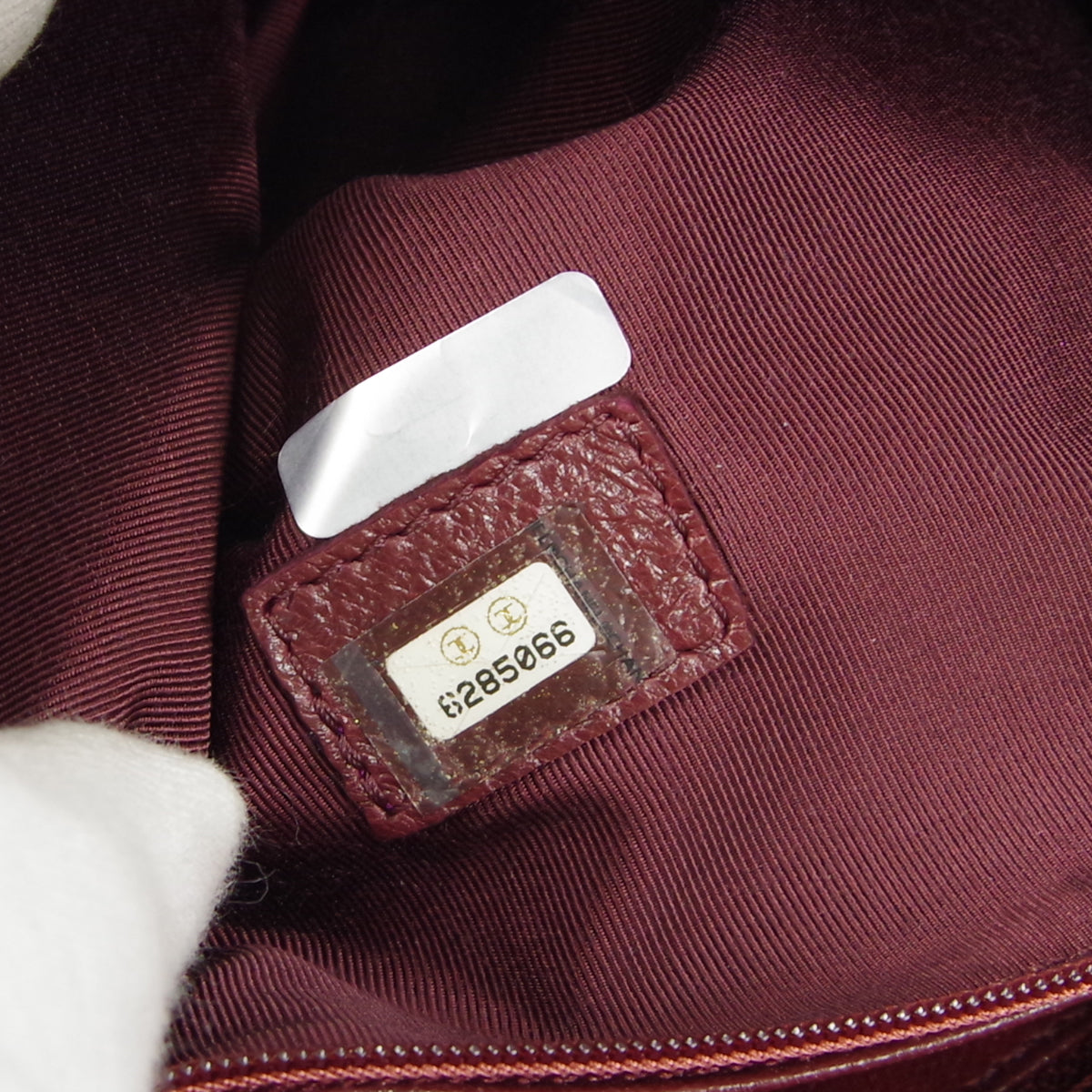 CHANEL 2000-2001 Chain Tote Bordeaux Fur 66394