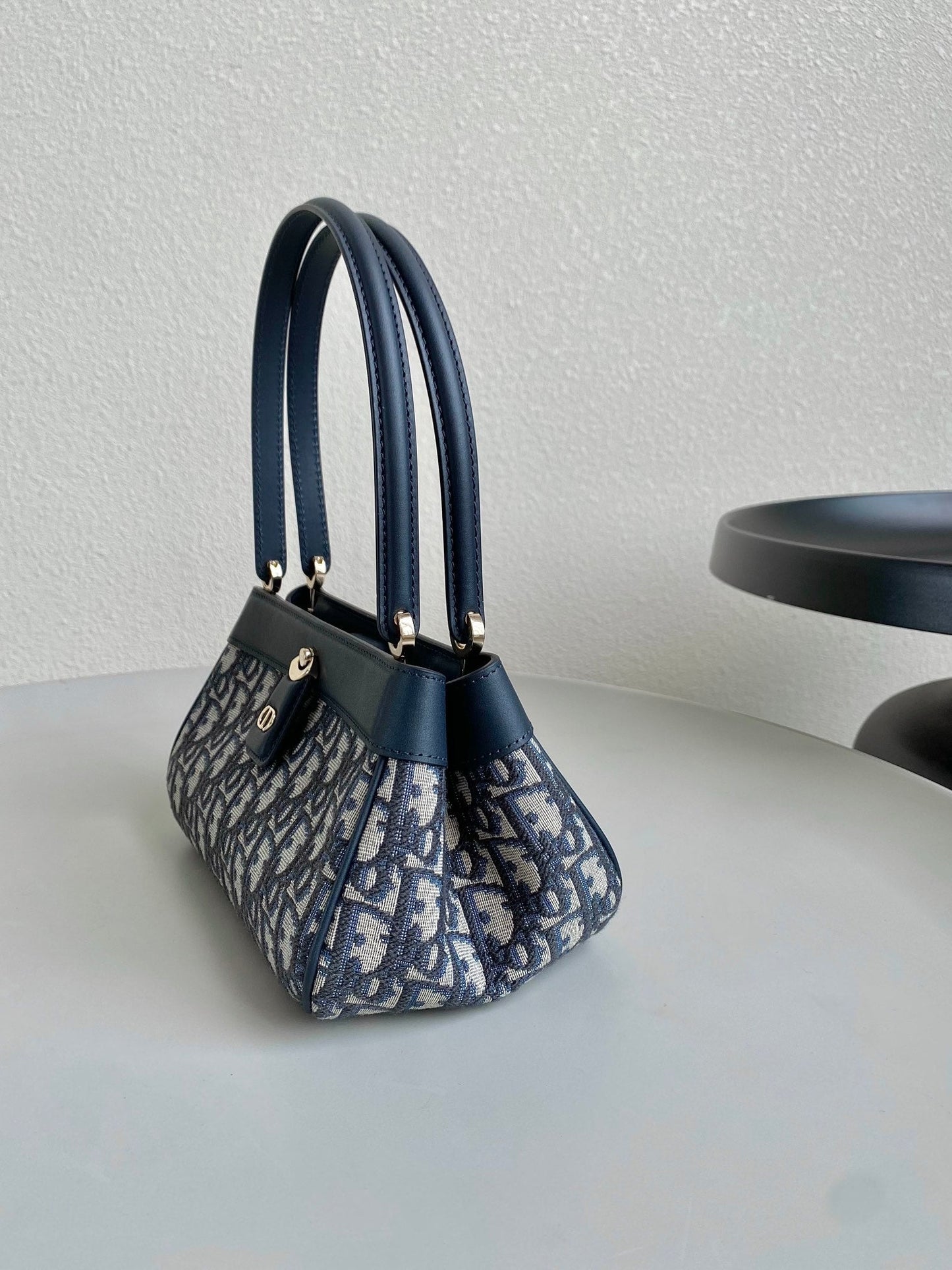 MEDIUM 22 KEY HANDBAG IN BLUE OBLIQUE JACQUARD Amelia