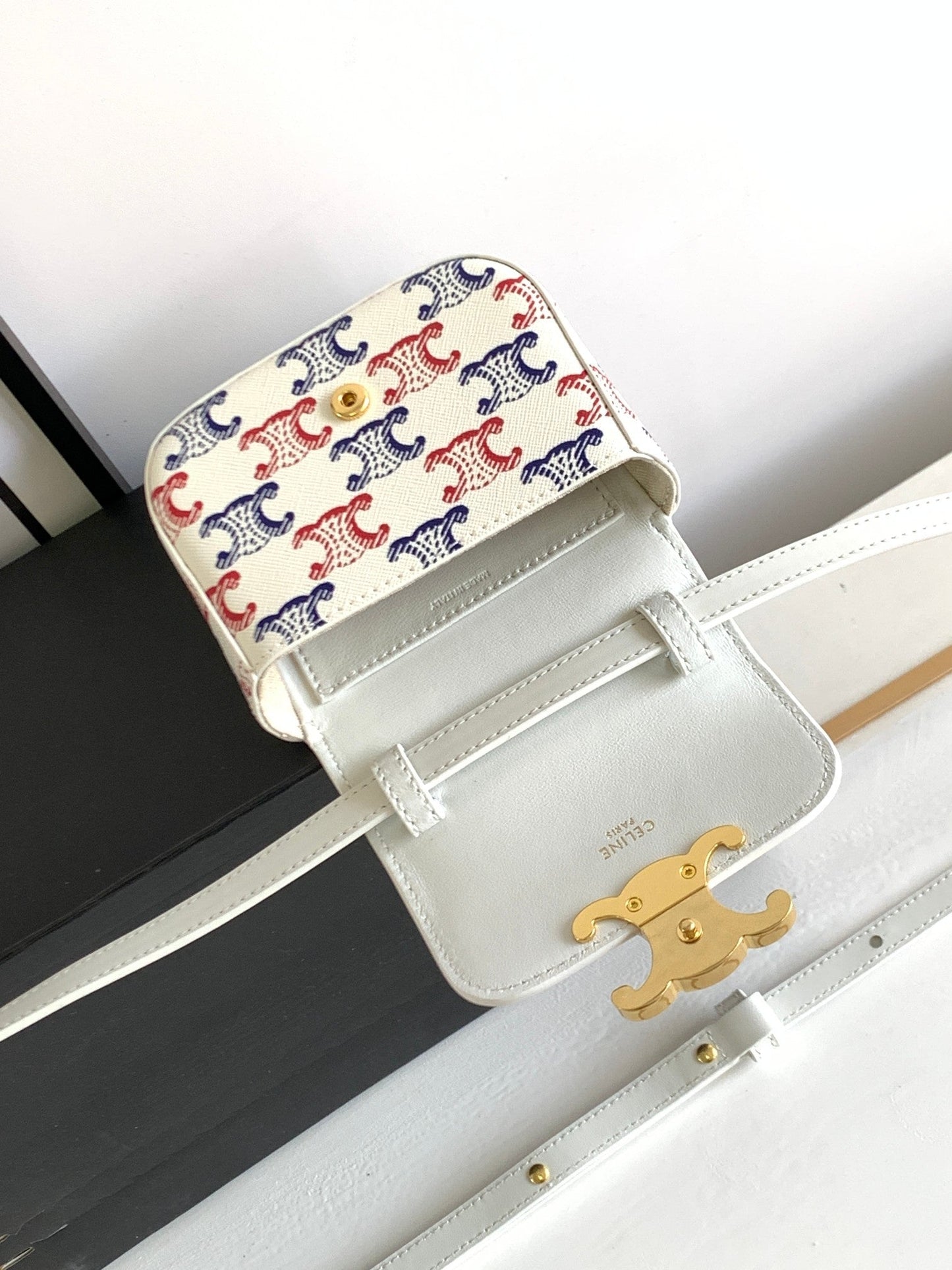 COLORFUL TRIPHOME 11 COWHIDE LEATHER Amelia
