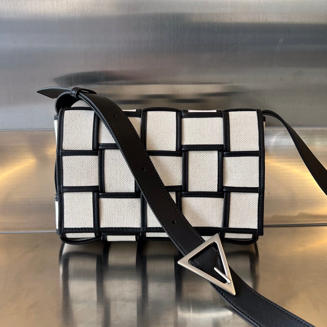 SMALL CASSETTE 23 IN WHITE CANVAS AND BLACK CALFSKIN TRIM Amelia