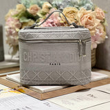 SMALL 25 TRAVEL VANITY CASE WITH SHOULDER STRAP DOVE GRAY Amelia