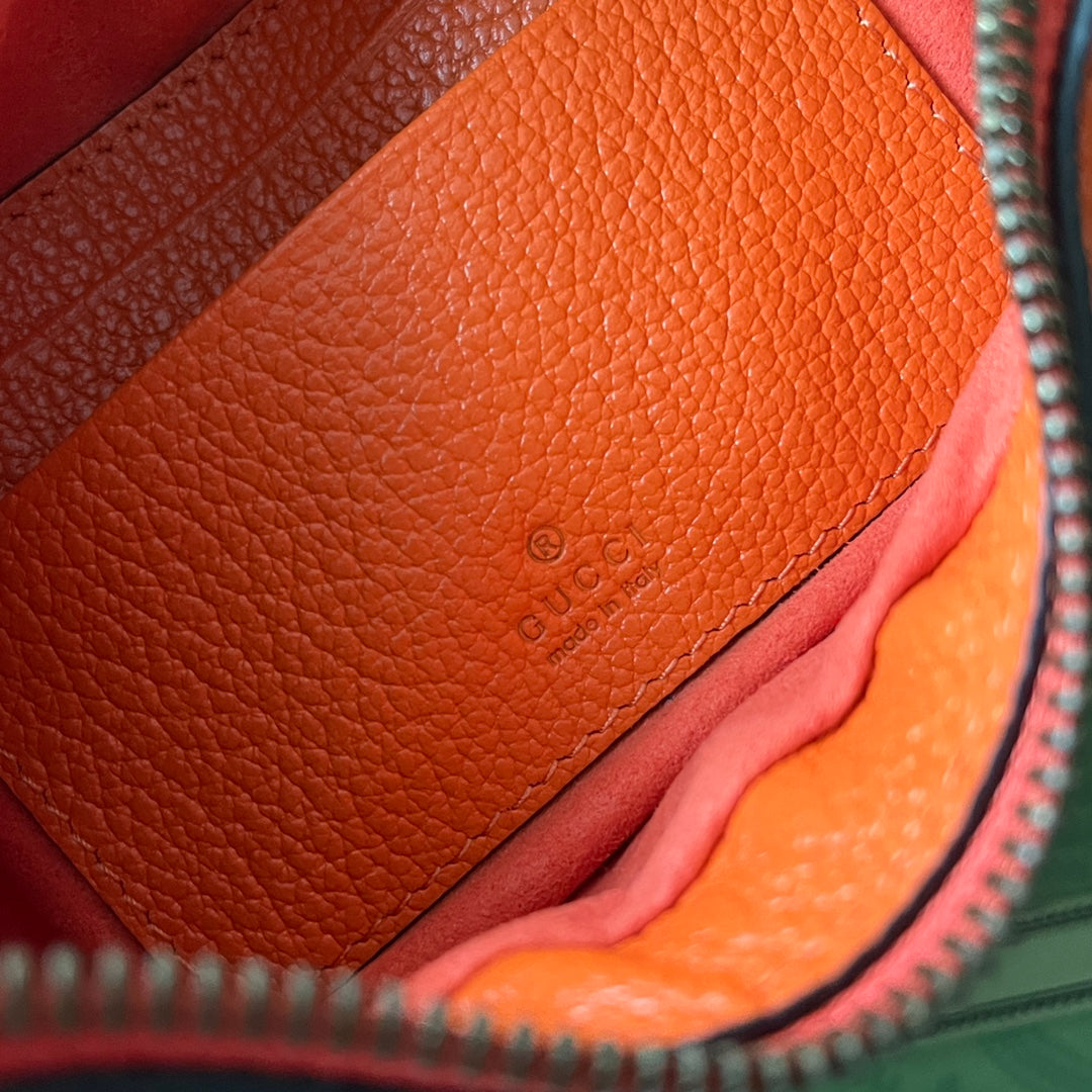 SHOULDER BAG 25 IN ORANGE CALFSKIN GOLD HARDWARE Amelia