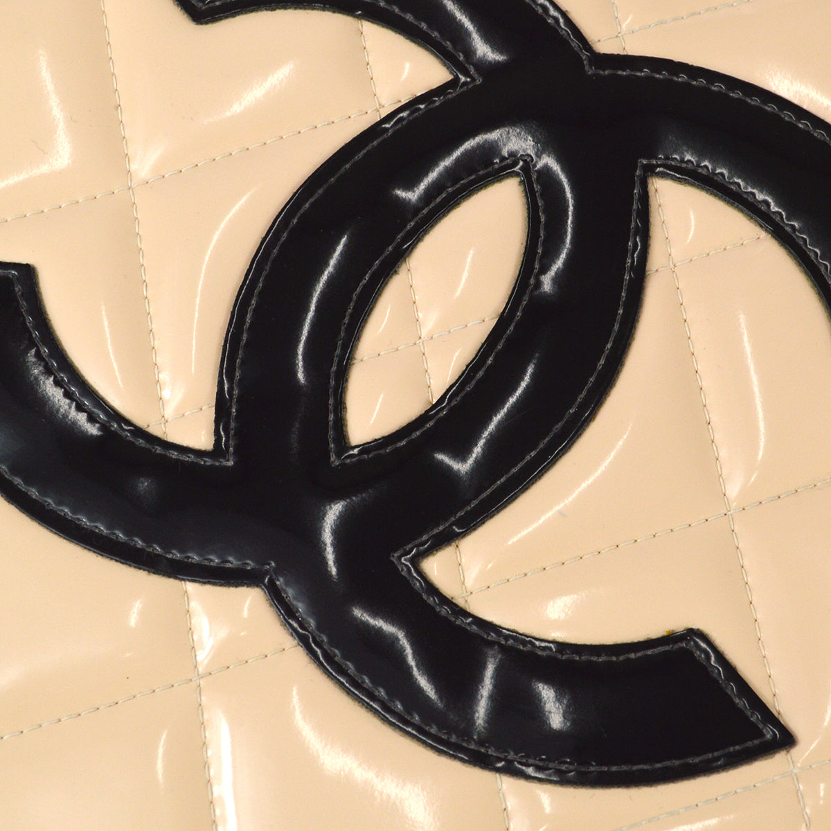 CHANEL Heart Vanity Chain Handbag Beige 67762