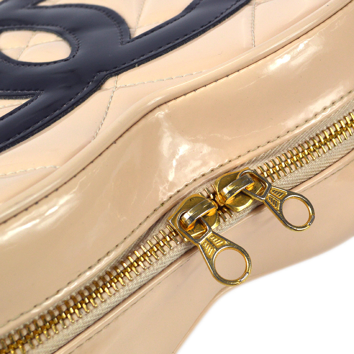 CHANEL Heart Vanity Chain Handbag Beige 67762