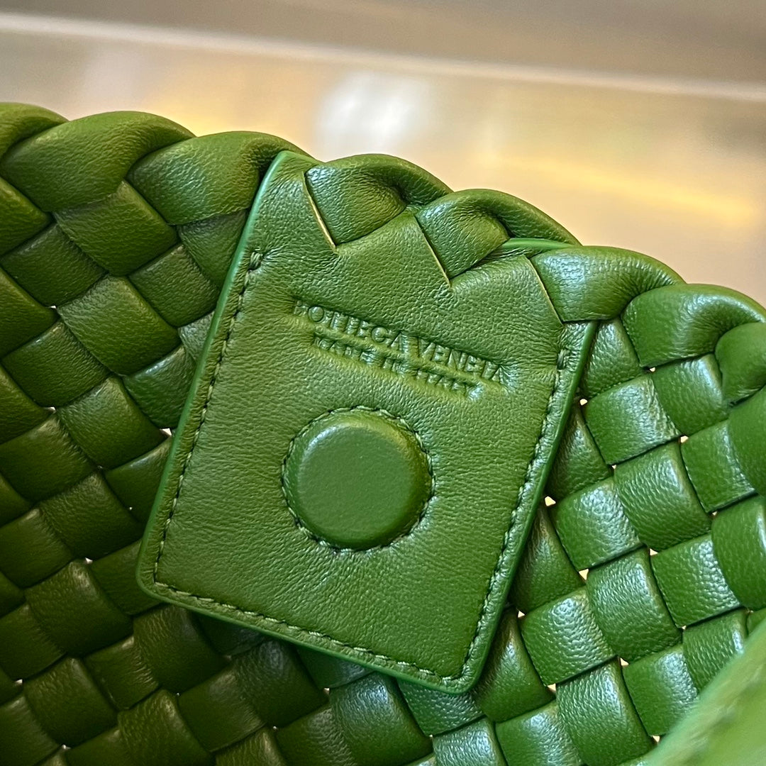 SMALL CLICKER 27 MOSS GREEN LAMBSKIN Amelia