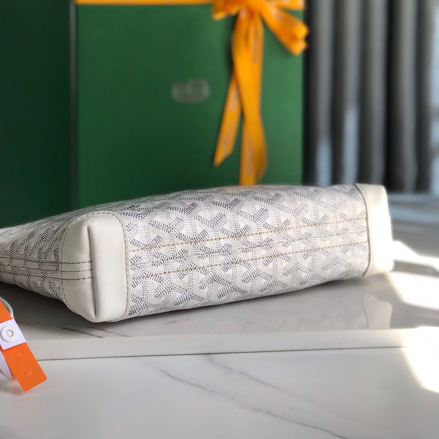 CONTI POUCH 24 IN WHITE LAMBSKIN AND GOYARDINE CANVAS Amelia