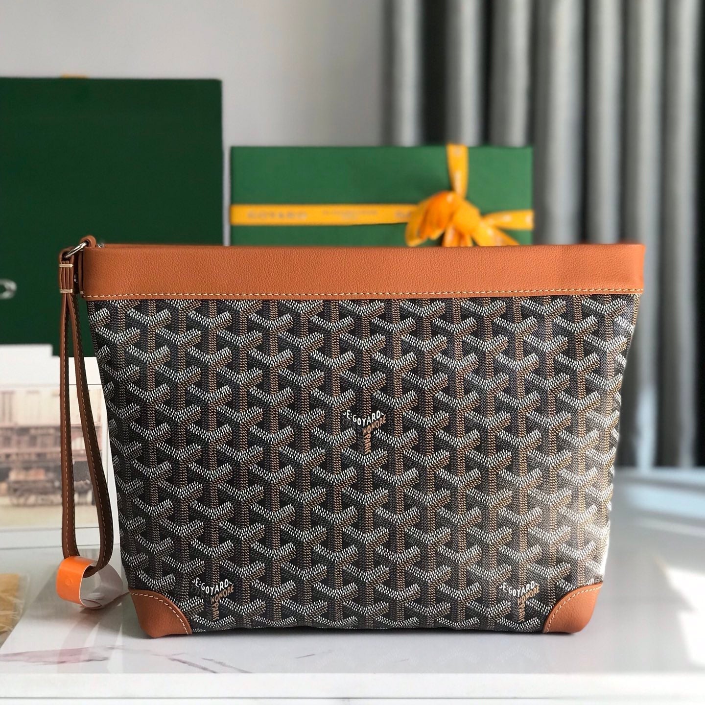 CONTI POUCH 24 IN TAN LAMBSKIN AND BLACK GOYARDINE CANVAS Amelia Amelia