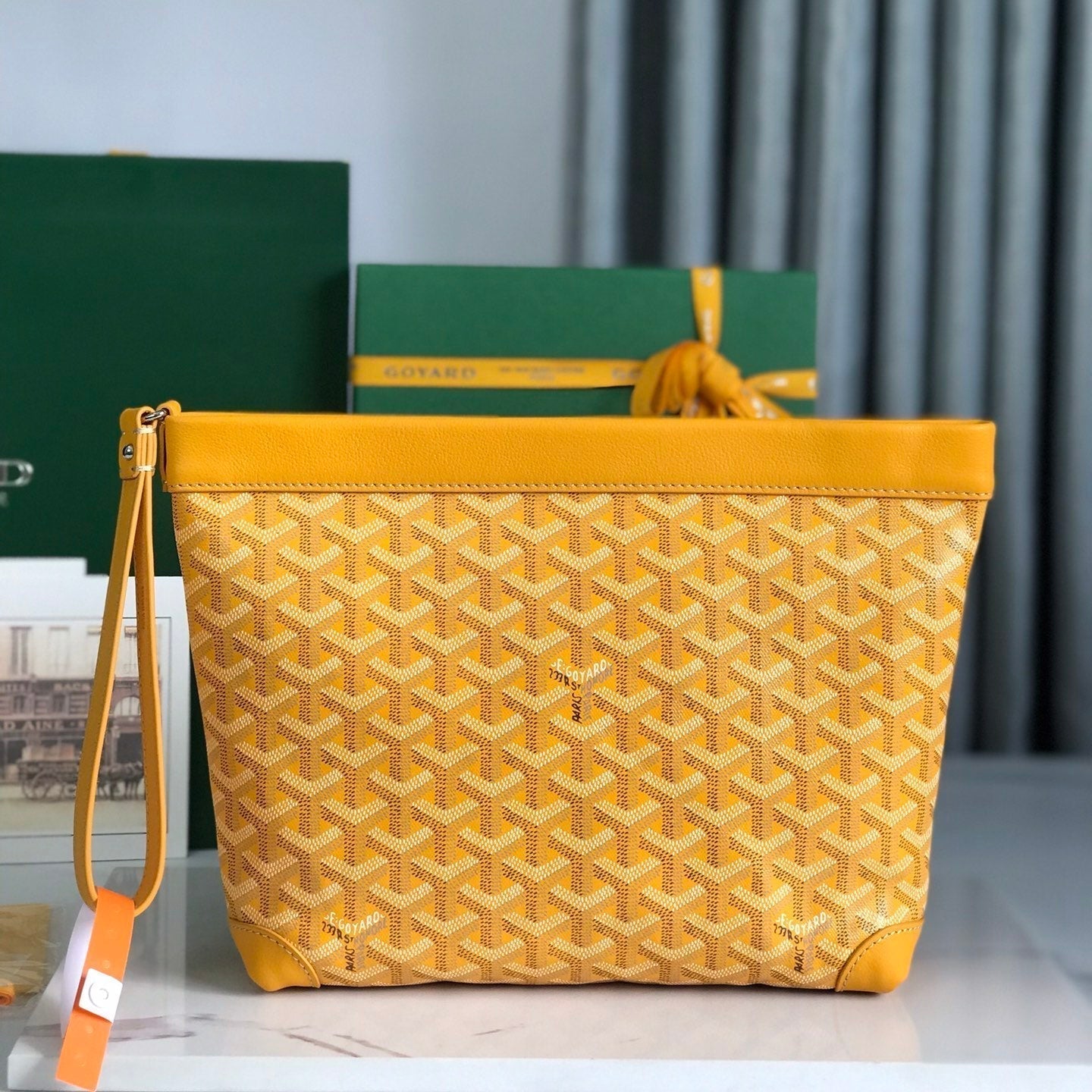 CONTI POUCH 24 IN YELLOW LAMBSKIN AND GOYARDINE CANVAS Amelia Amelia